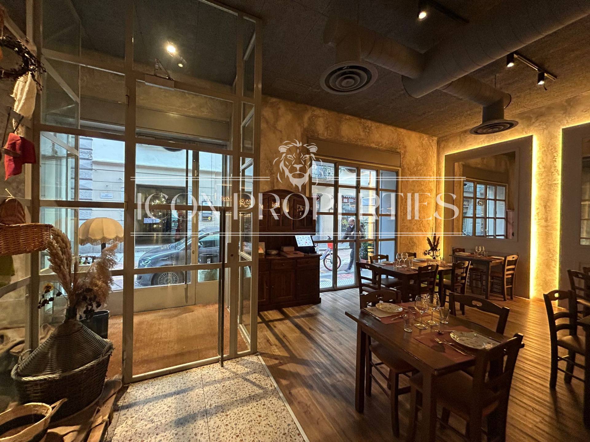 Negozio in affitto a Milano, Tortona