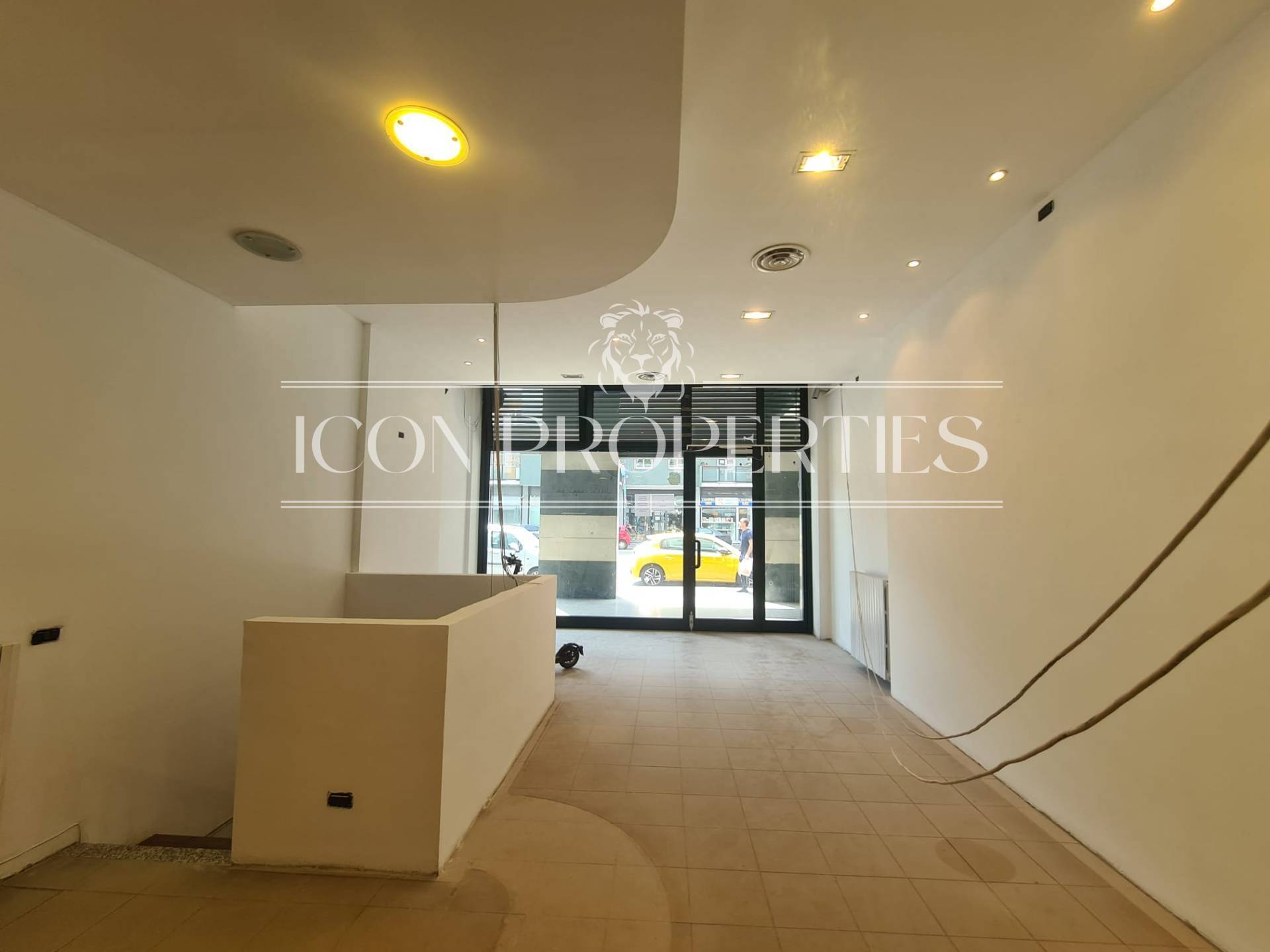 Negozio in vendita a Milano, De Angeli