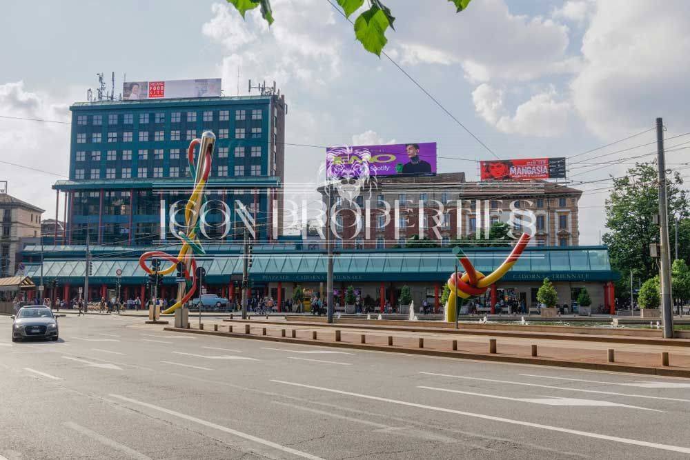 Negozio in vendita a Milano, Cadorna, magenta