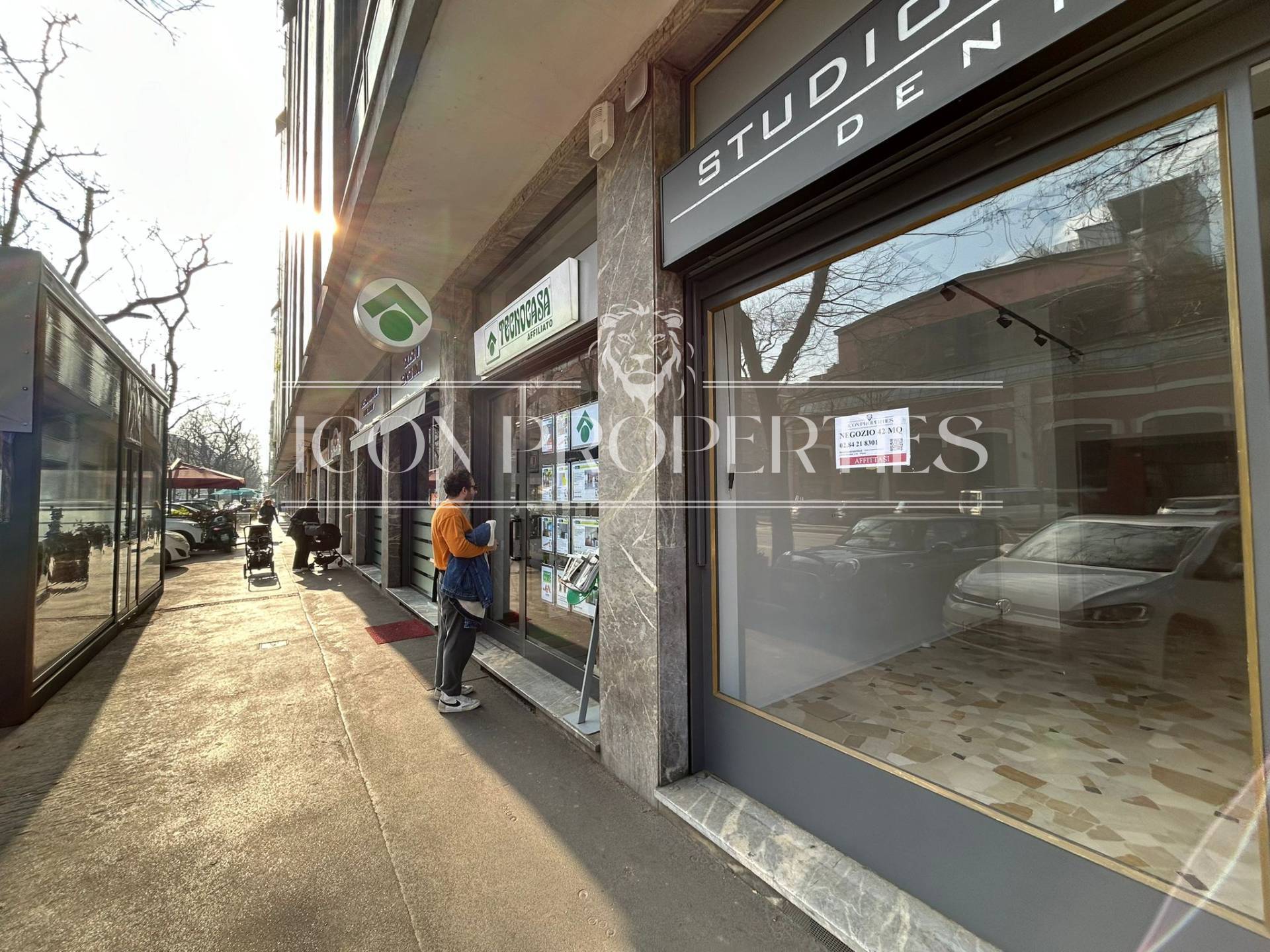 Negozio in vendita a Milano, Solari