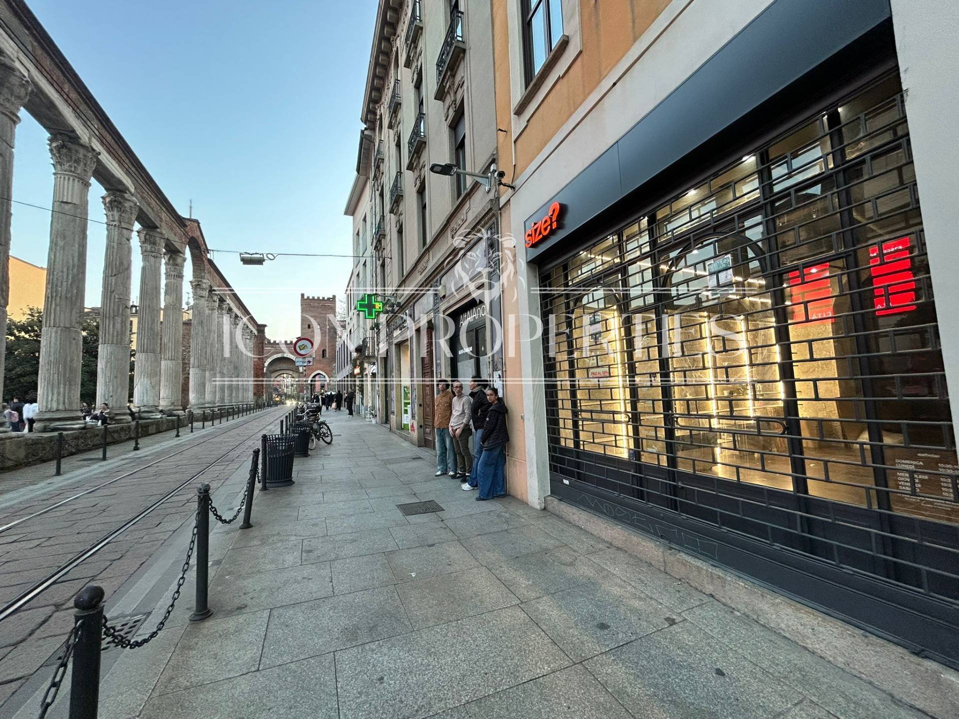 Negozio in vendita a Milano, Ticinese