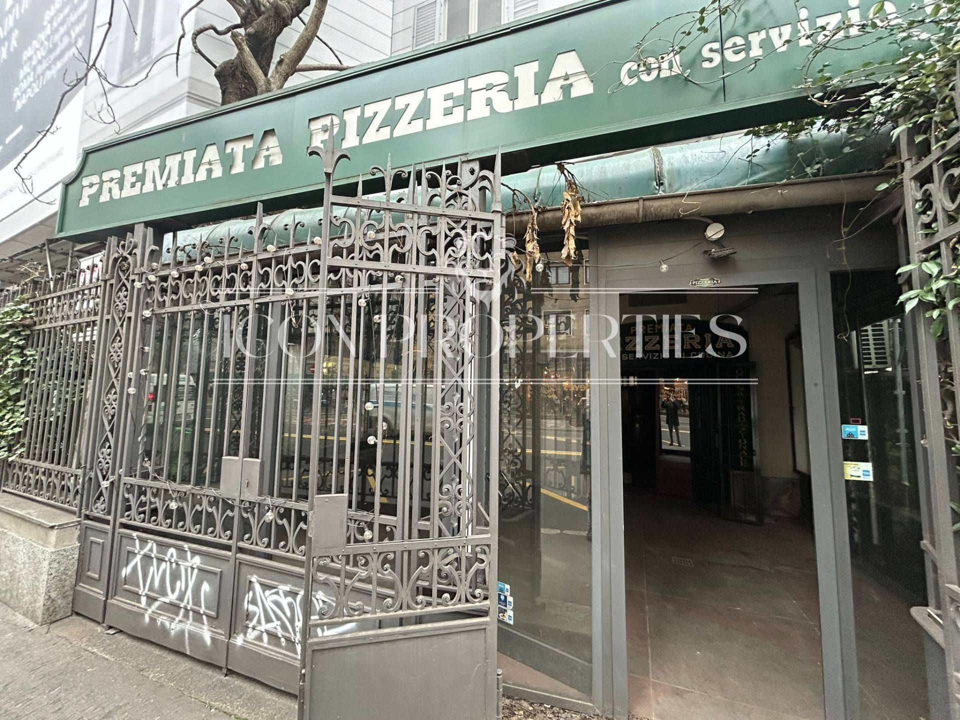 Negozio in affitto a Milano, De Amicis