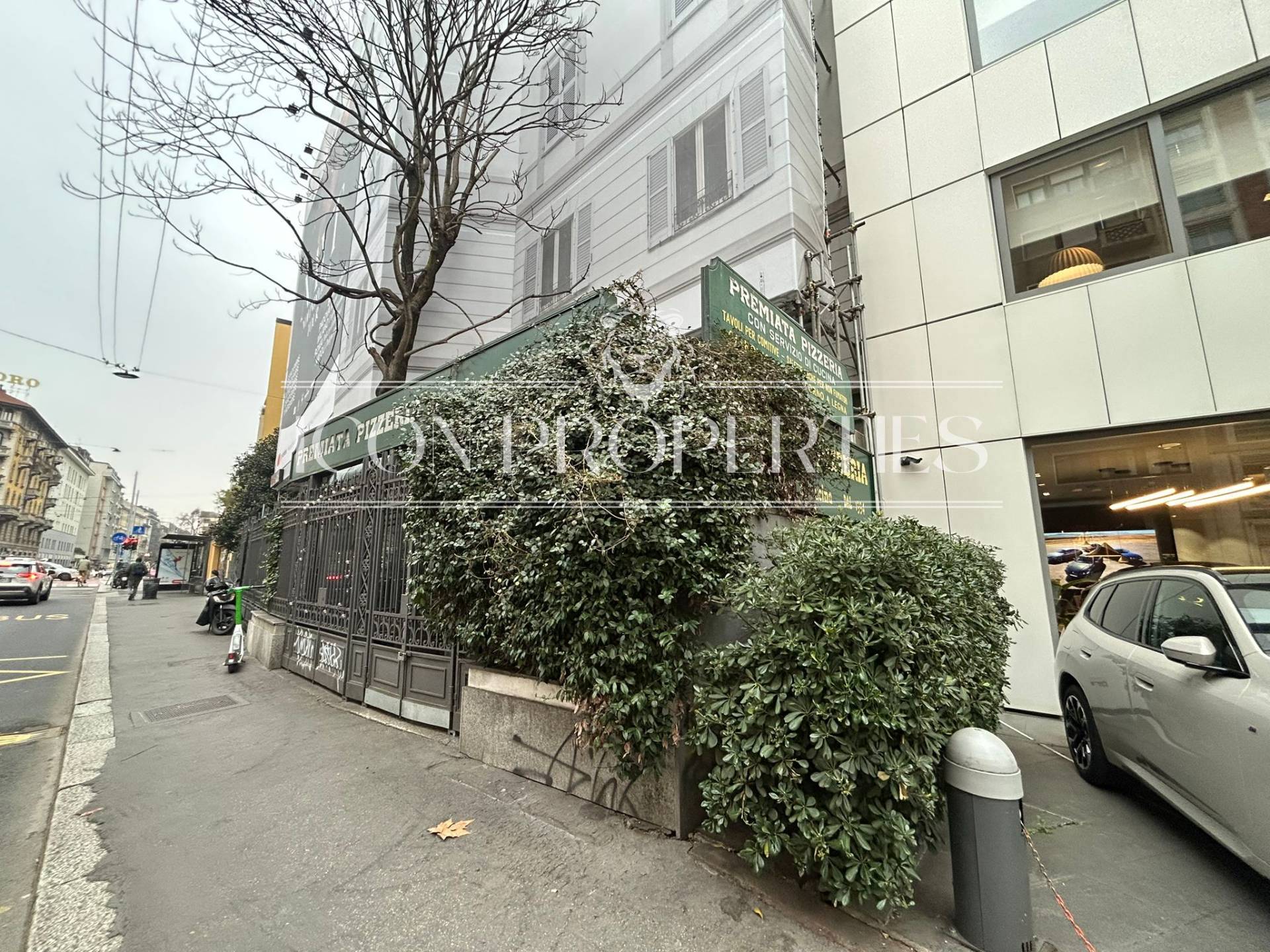 Negozio in affitto a Milano, De Amicis