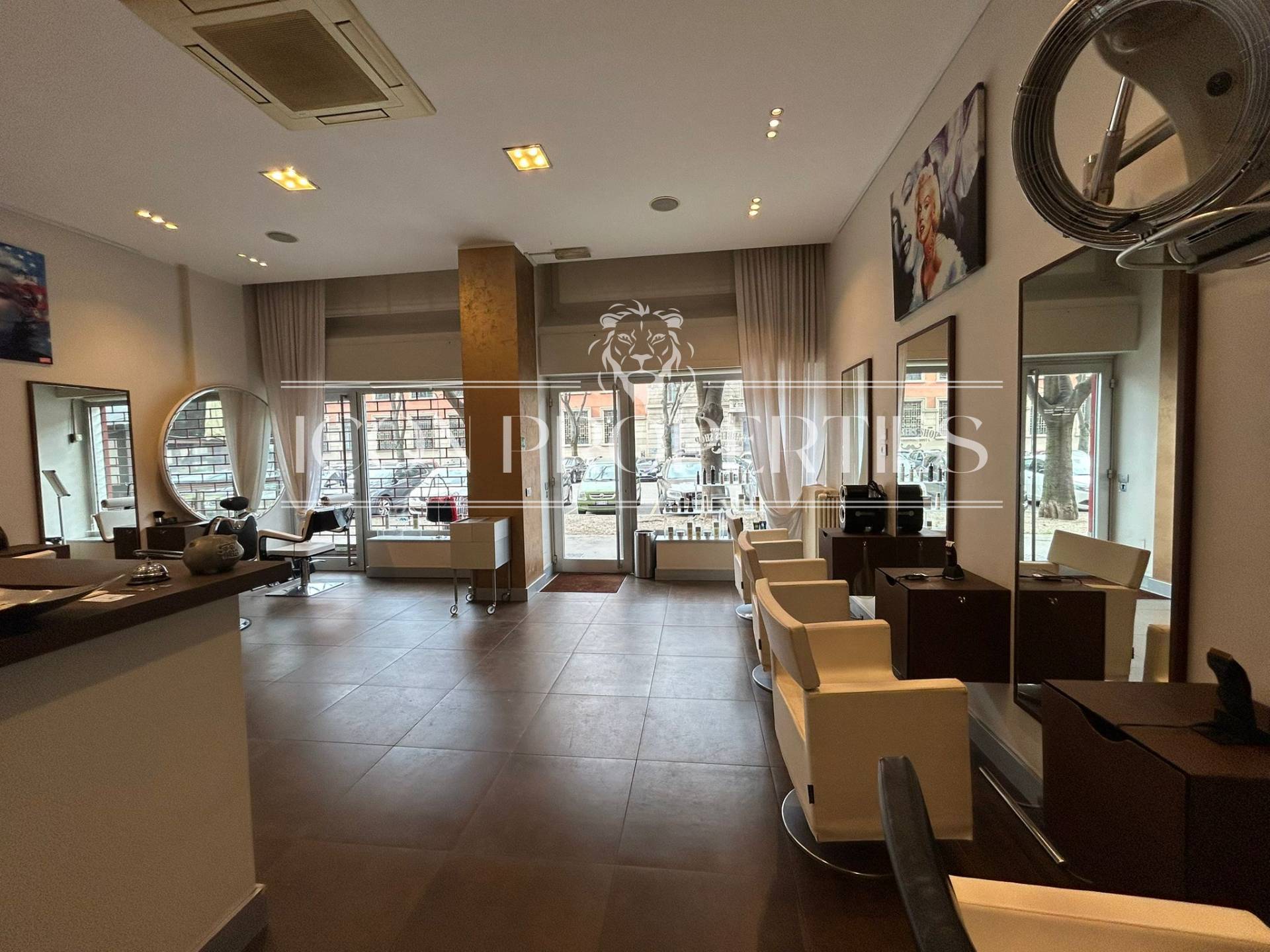 Negozio in affitto a Milano, Tortona