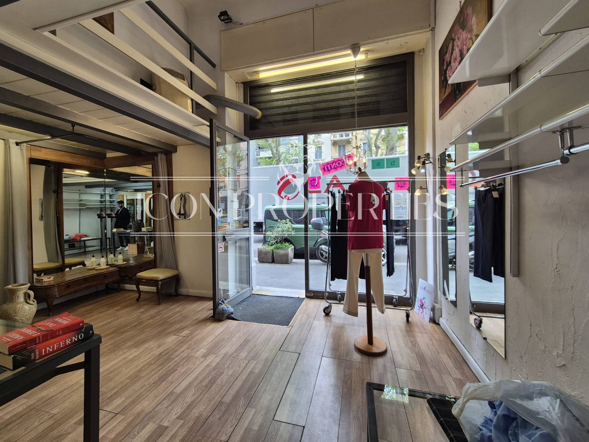 Negozio in affitto a Milano, Solari