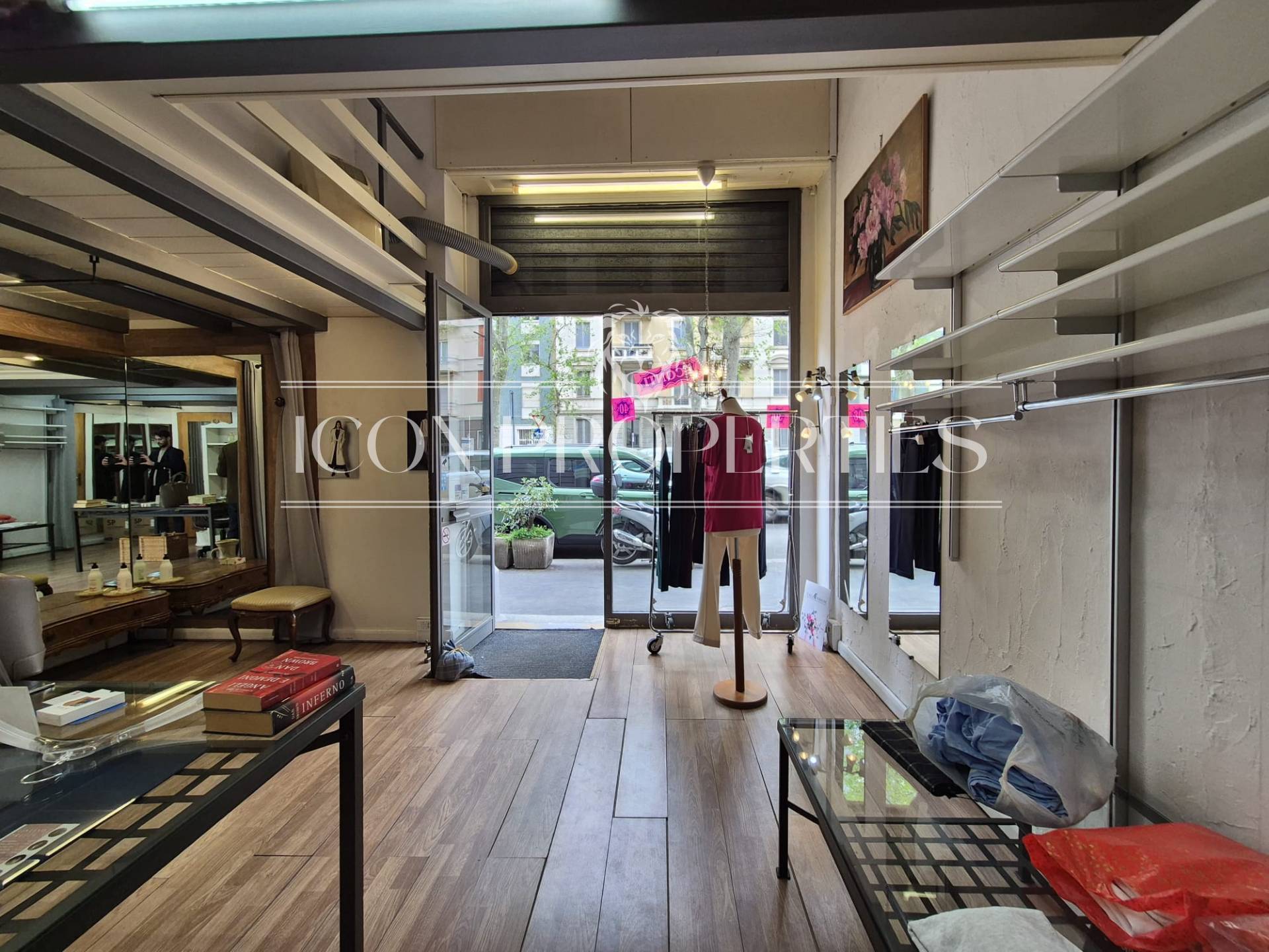 Negozio in affitto a Milano, Solari