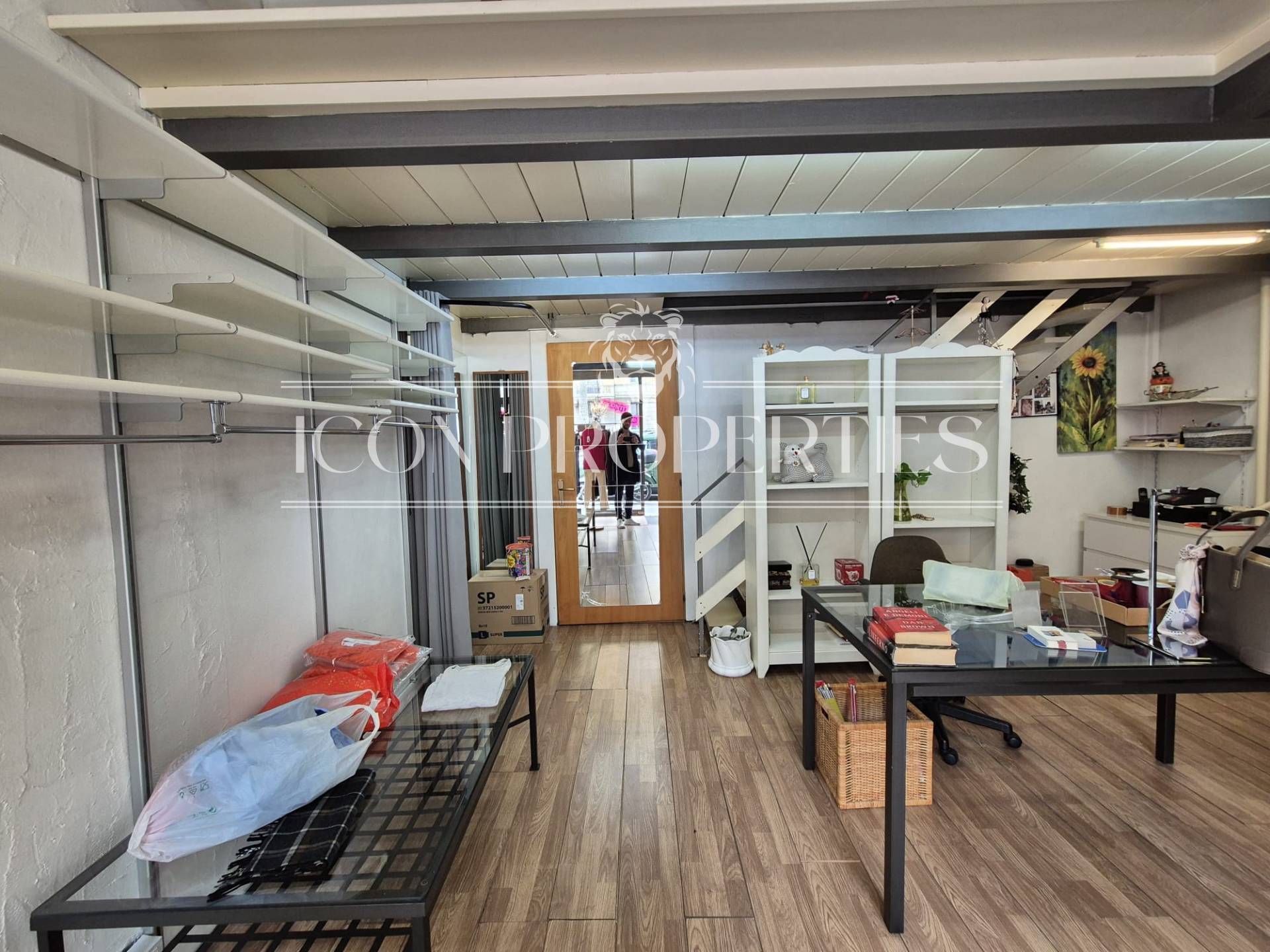 Negozio in affitto a Milano, Solari