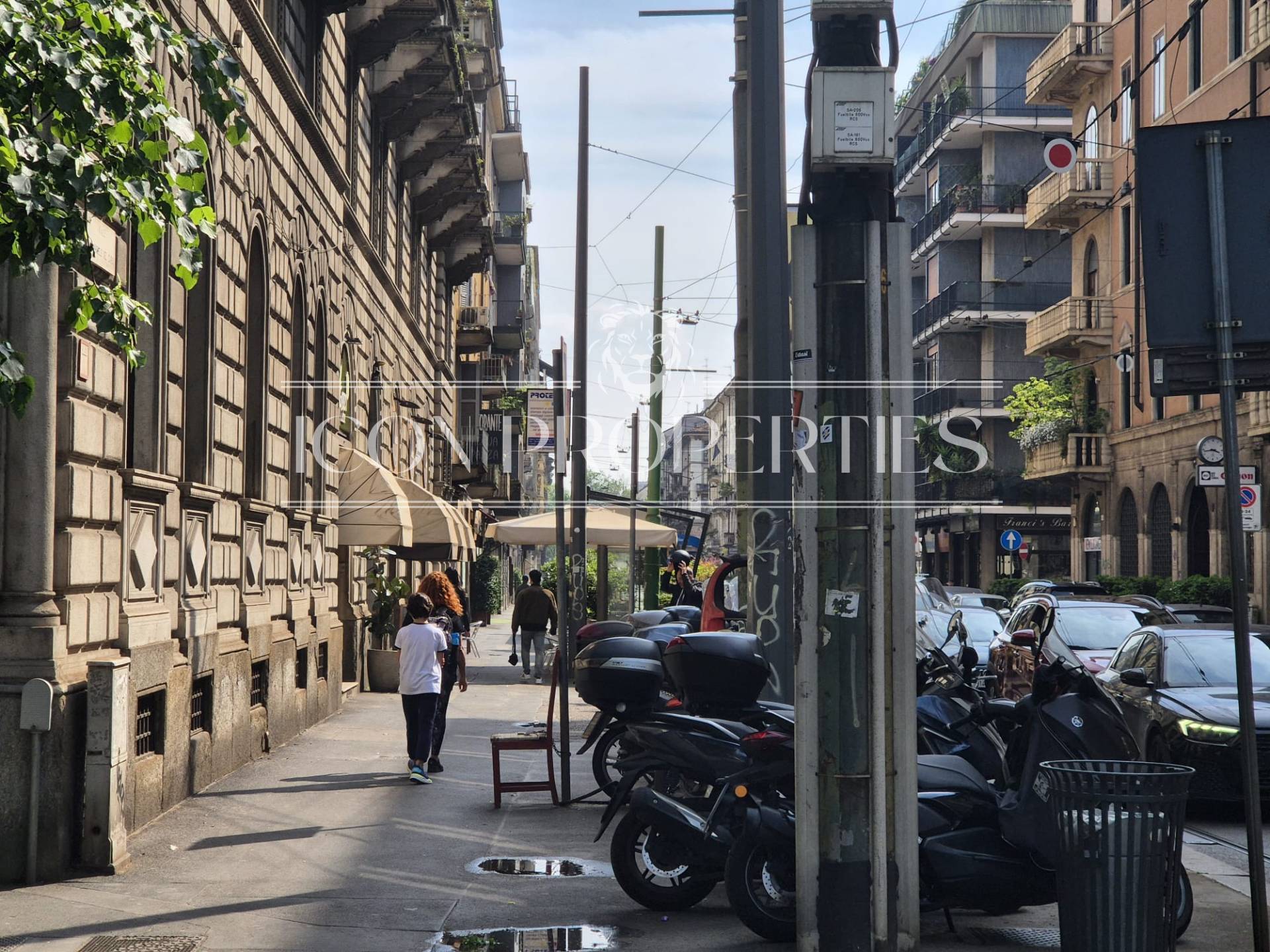 Negozio in vendita a Milano, Corso Vercelli