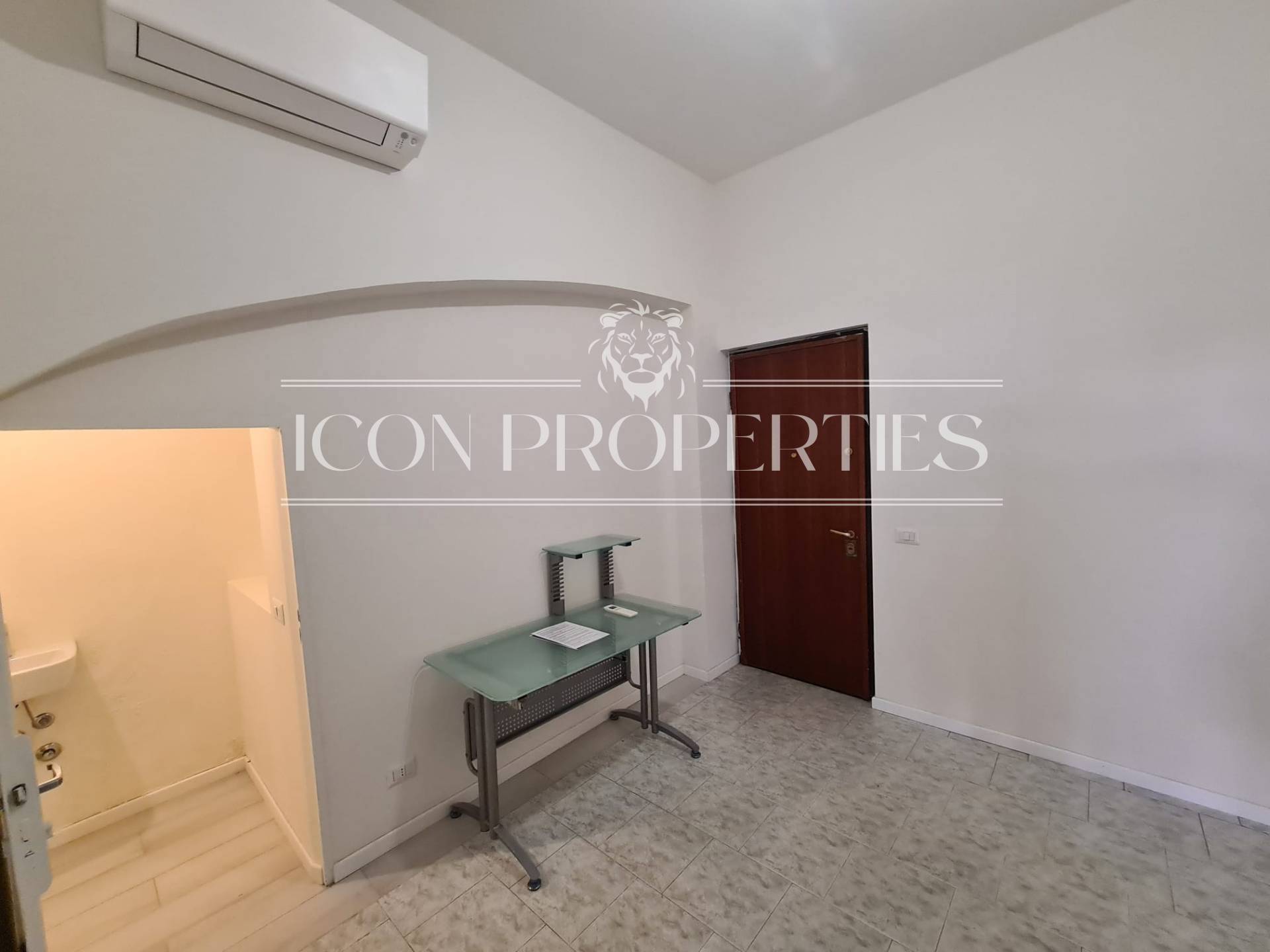 Negozio in vendita a Milano, Corso Vercelli