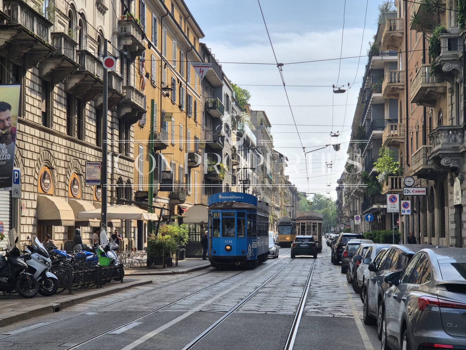 Negozio in vendita a Milano, Corso Vercelli