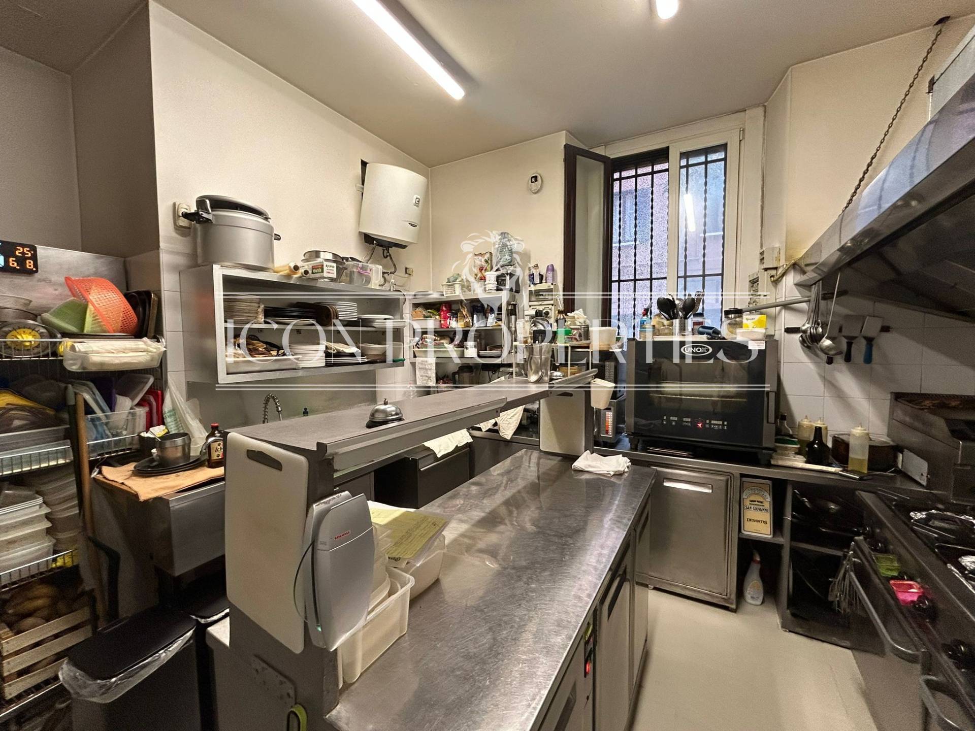 Negozio in vendita a Milano, Sempione