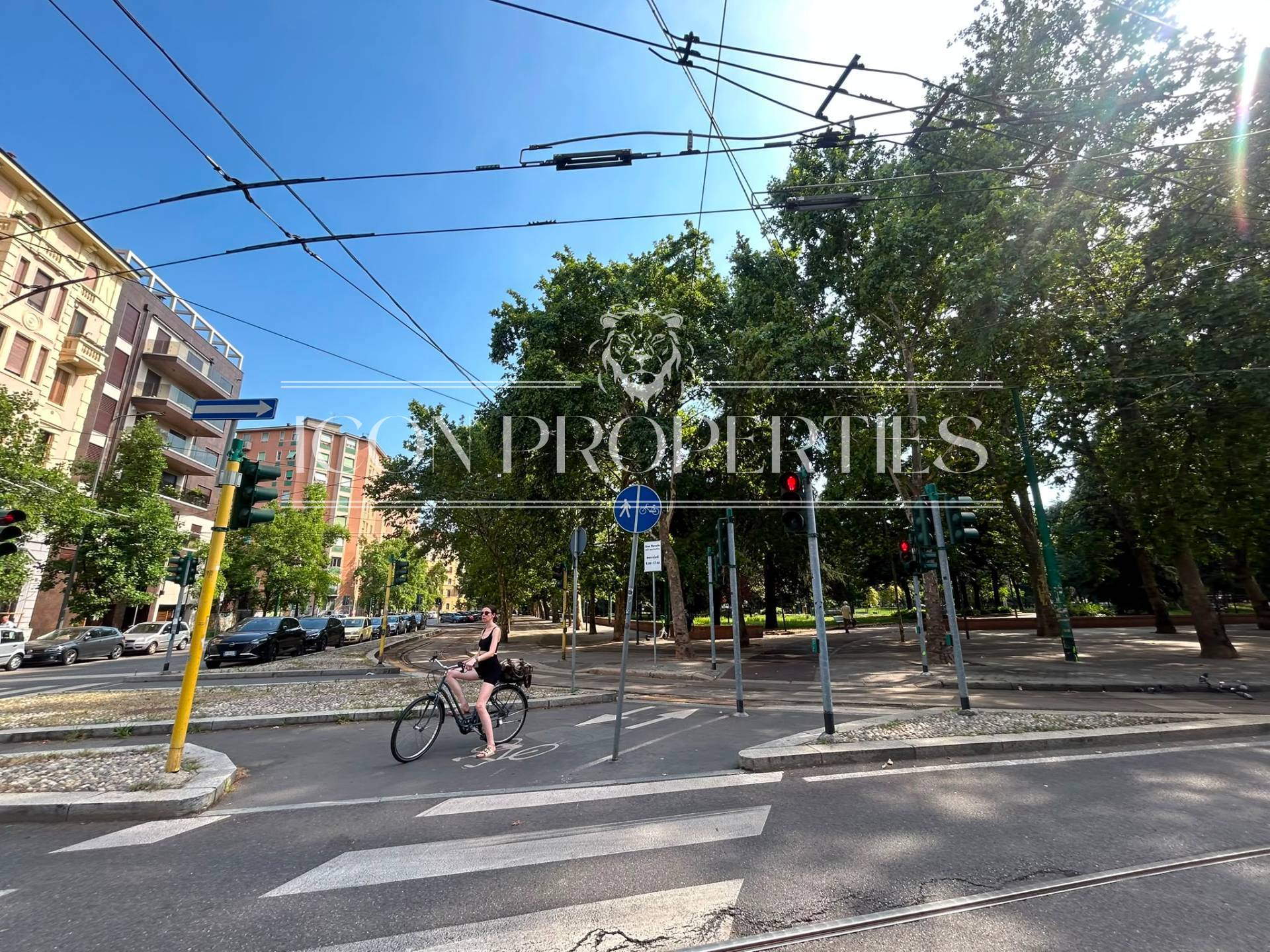 Negozio in vendita a Milano, P.ta Vittoria