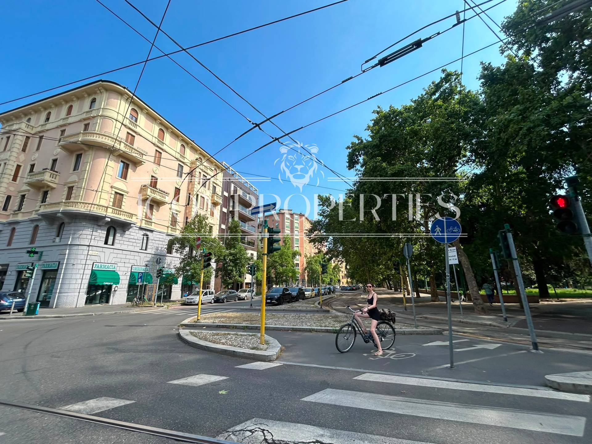Negozio in vendita a Milano, P.ta Vittoria