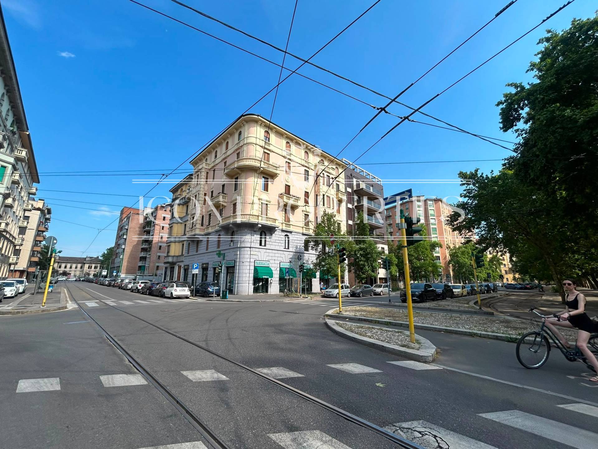 Negozio in vendita a Milano, P.ta Vittoria