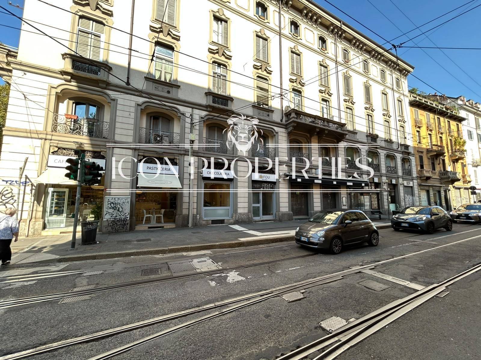 Negozio in vendita a Milano, Montenero