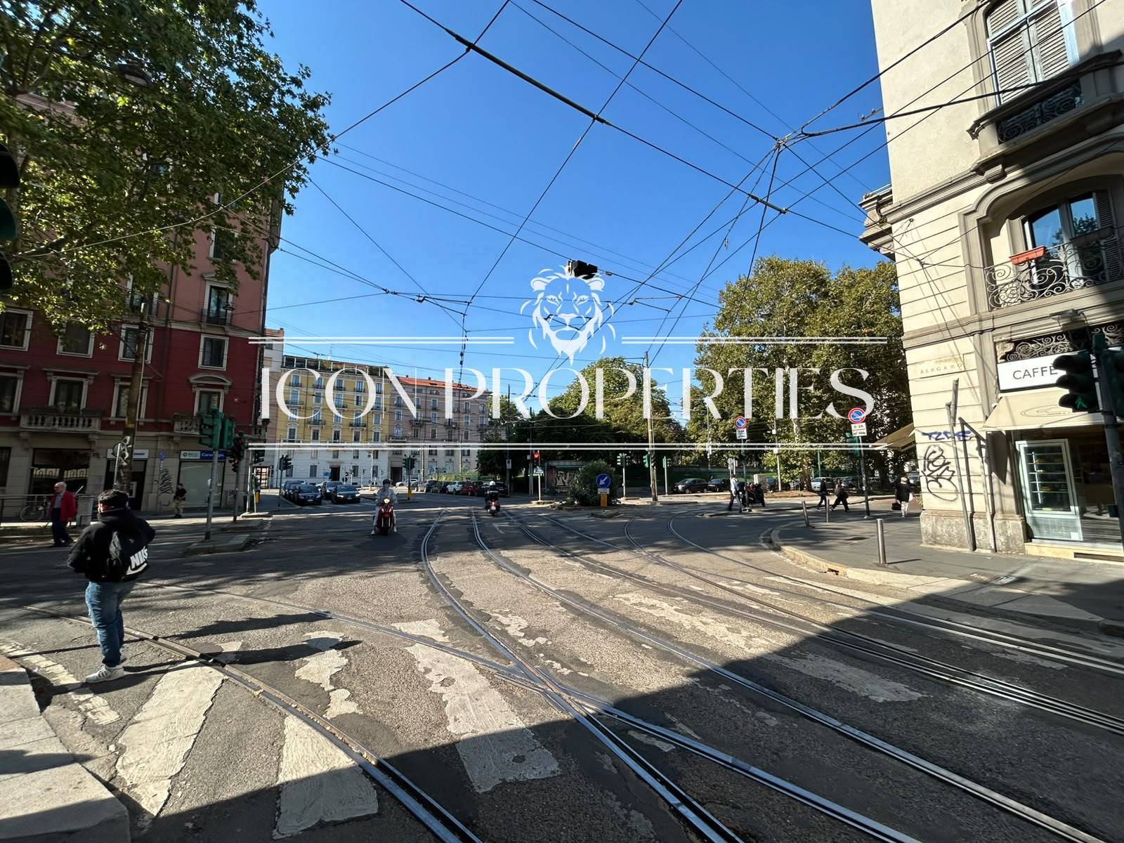 Negozio in vendita a Milano, Montenero