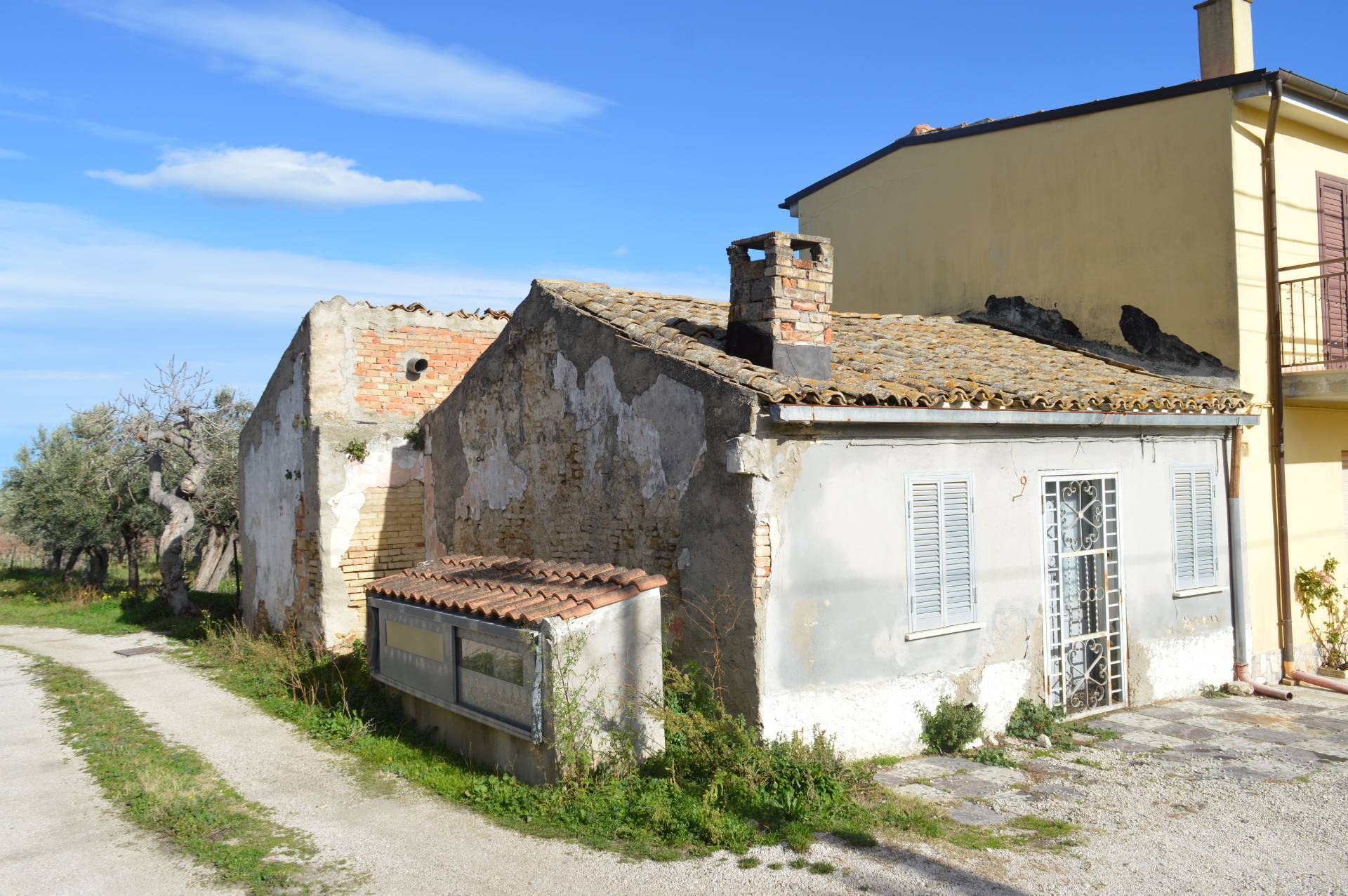 Casa indipendente da ristrutturare, Vasto paese