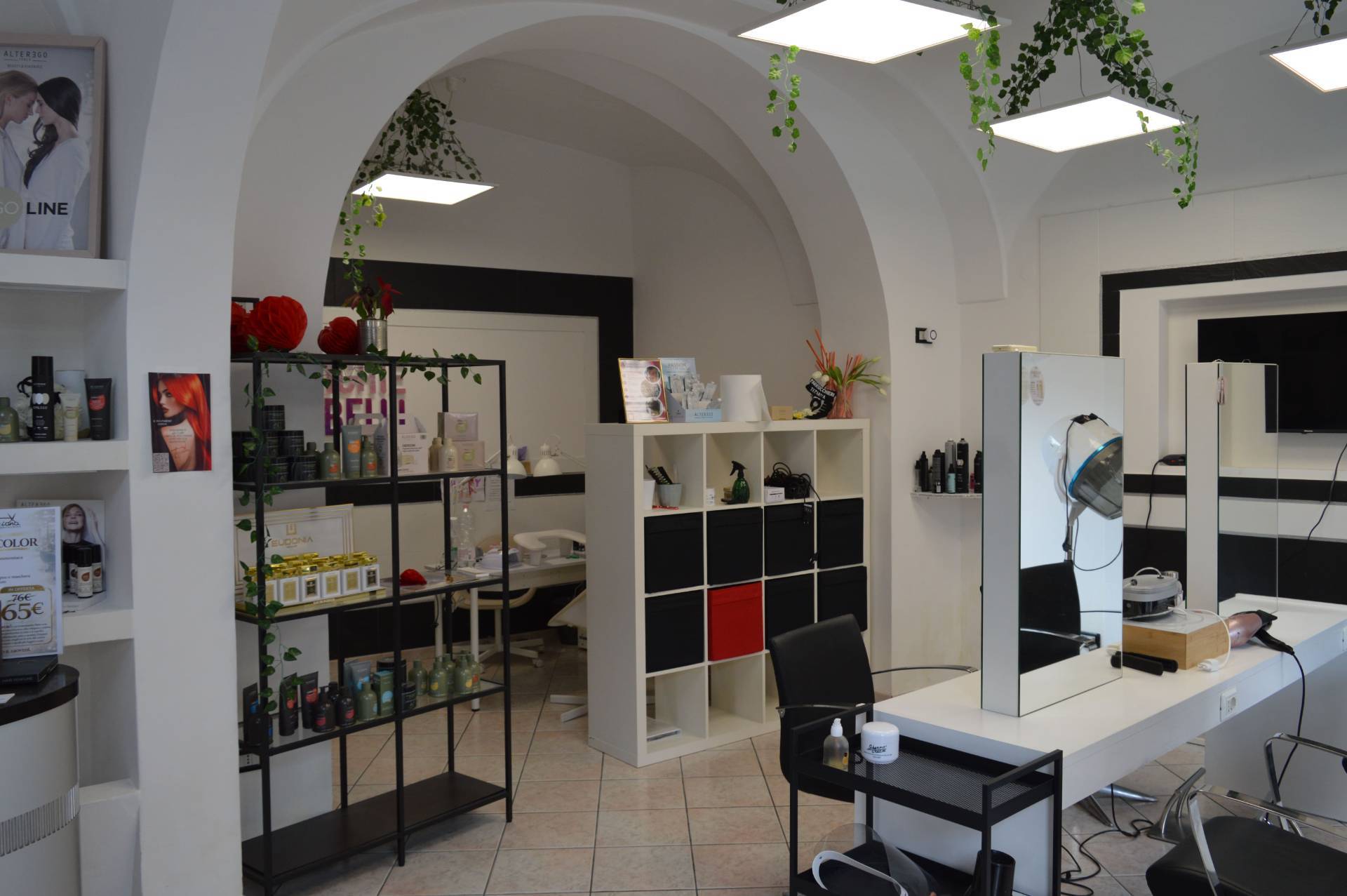 Locale commerciale in vendita a Vasto, Vasto Paese