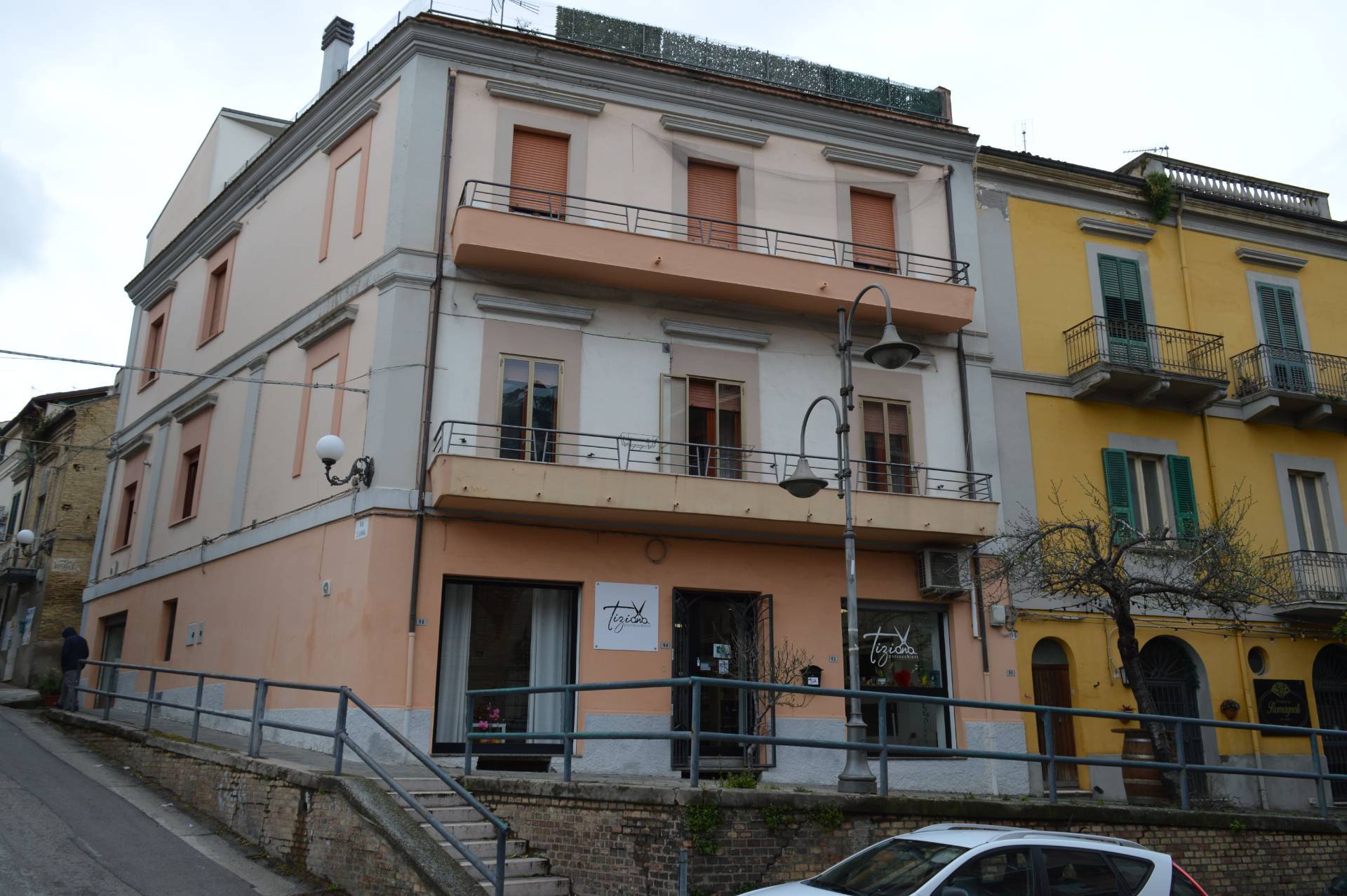 Locale commerciale in vendita a Vasto, Vasto Paese