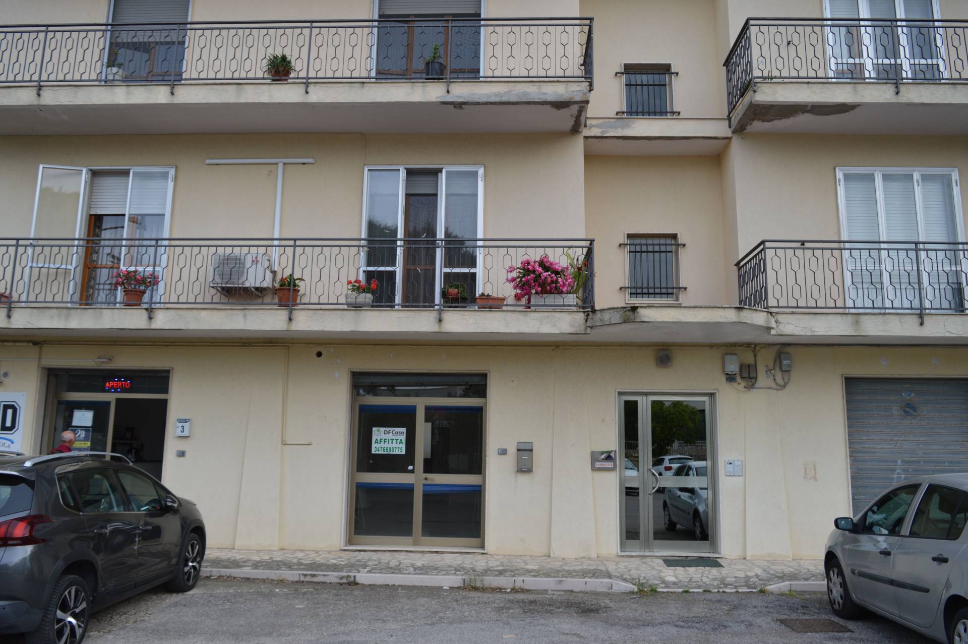 Locale commerciale in affitto a Vasto, Vasto Paese