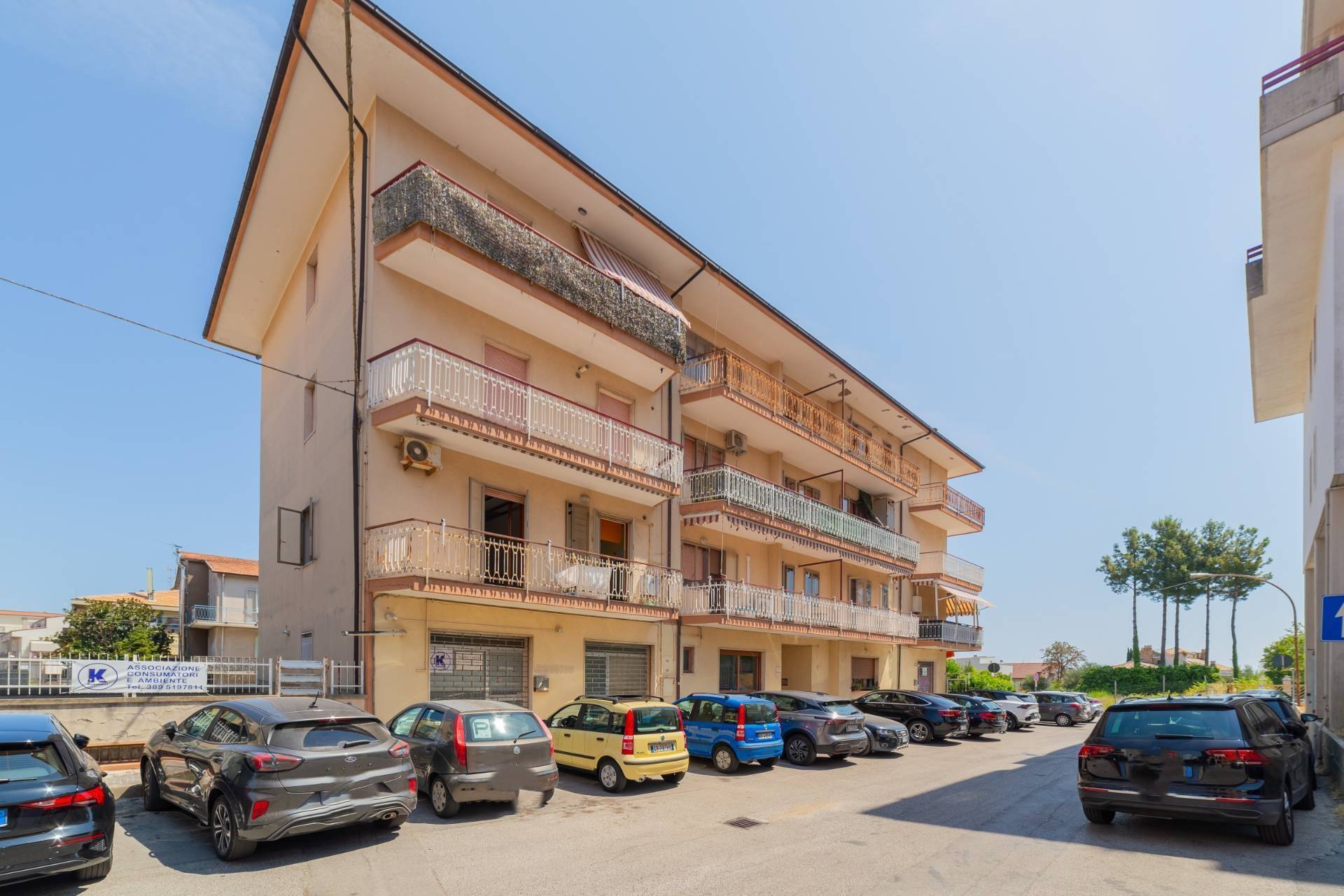 Locale commerciale in vendita a Vasto, Vasto Paese