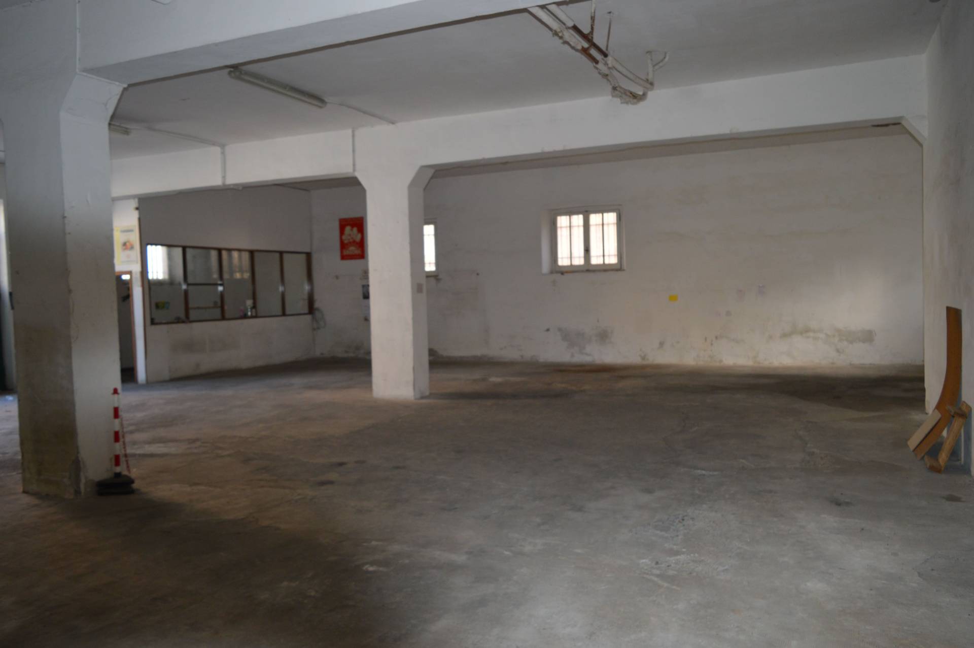 Locale commerciale in affitto a Vasto, Vasto Paese
