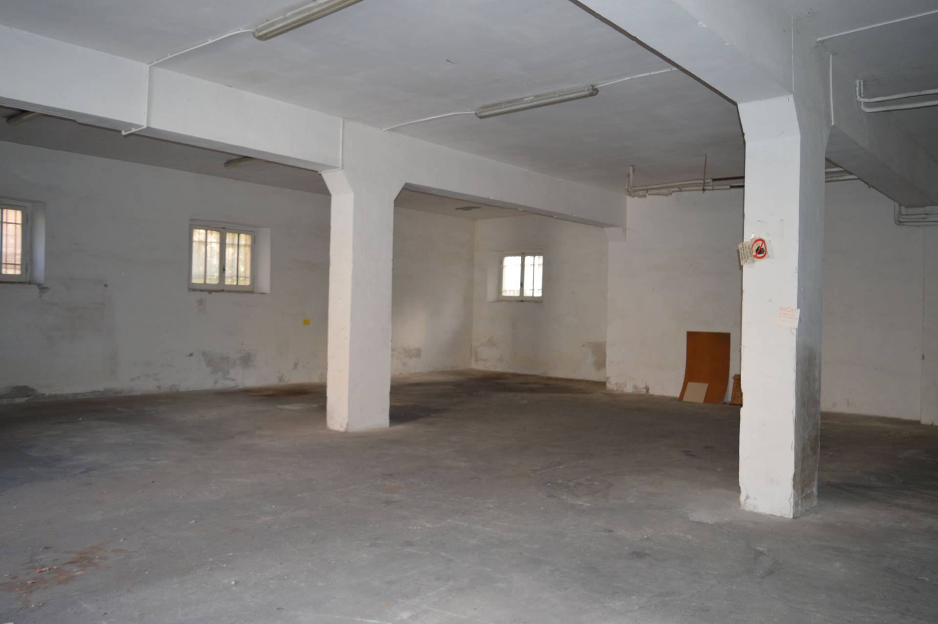 Locale commerciale in affitto a Vasto, Vasto Paese