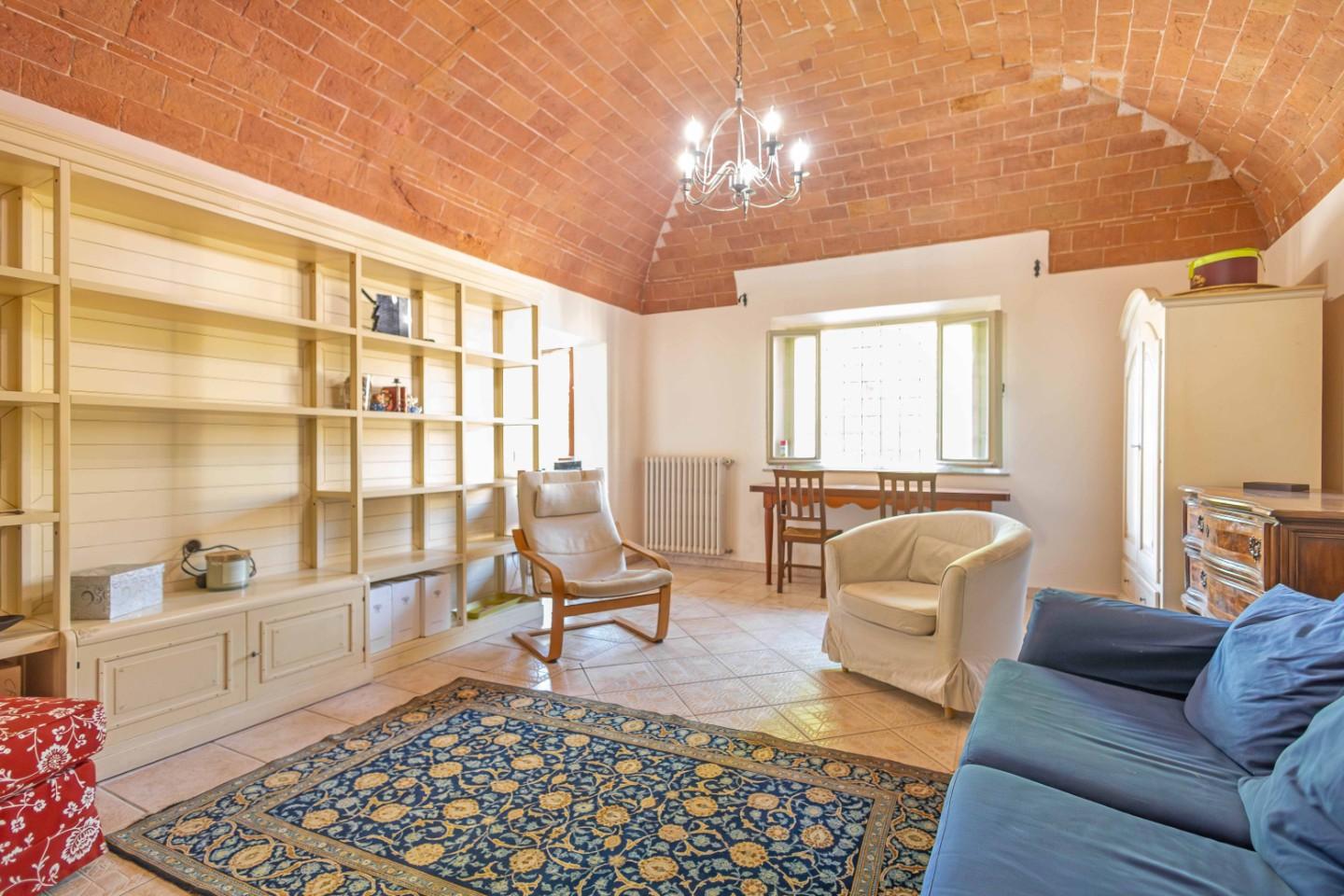 Villa con giardino, Cascina pettori