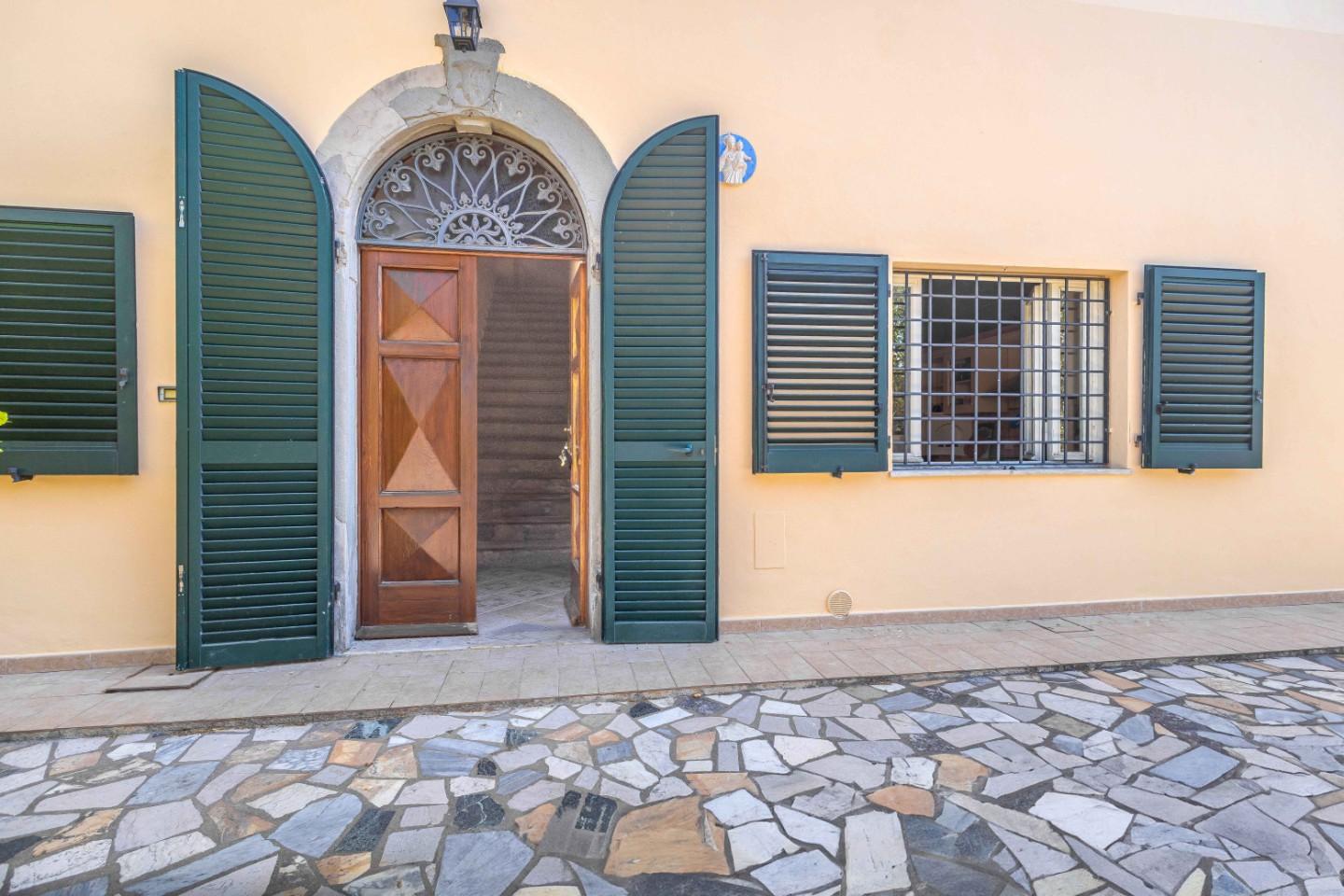 Villa con giardino, Cascina pettori