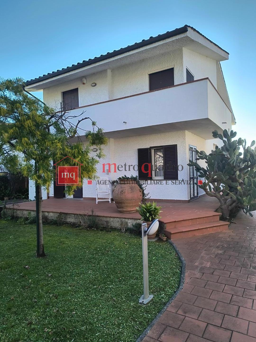 Villa con giardino, Pisa la vettola