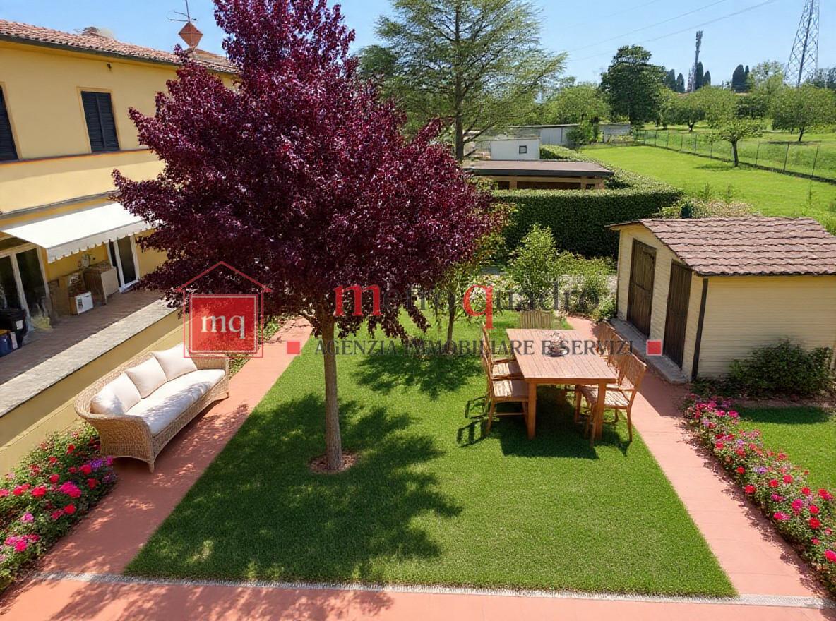 Villa con giardino, Cascina titignano