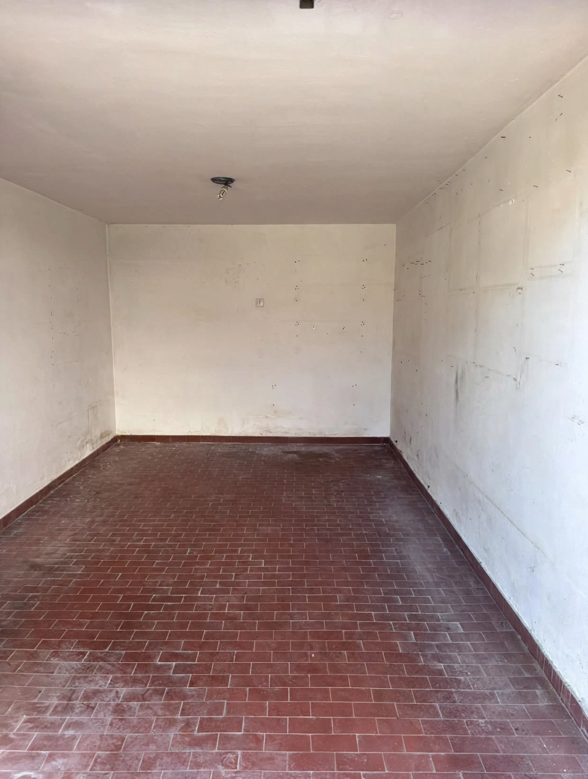 Box/Garage 12mq in affitto a Pisa