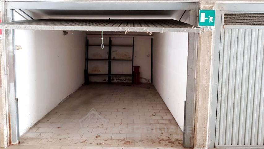 Box/Garage 12mq in vendita a Casteggio