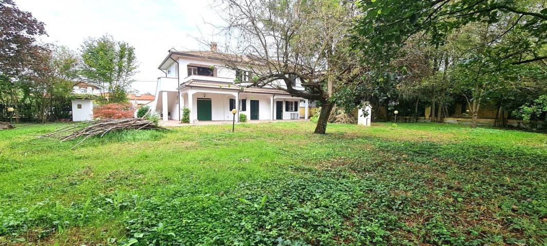 Casa indipendente con terrazzo a Verrua Po