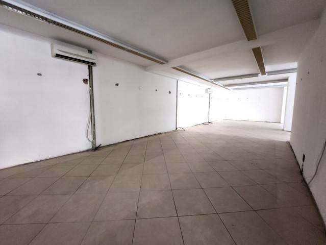 Locale commerciale in affitto a Casteggio