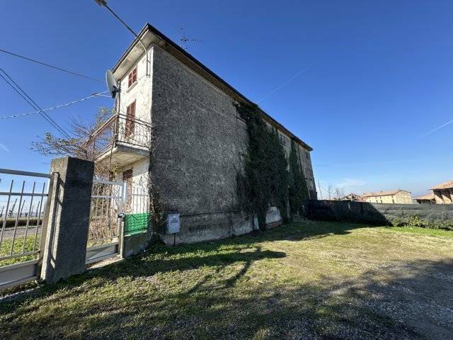 Casa singola in vendita a Rovescala