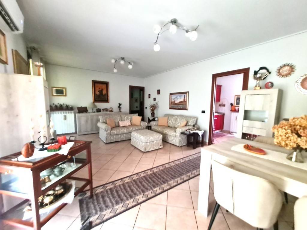 Appartamento in vendita a Santa Giuletta