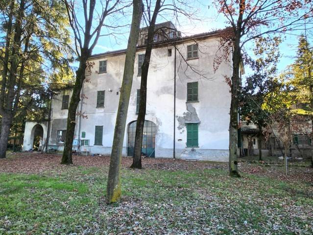 Locale commerciale in vendita a Casteggio