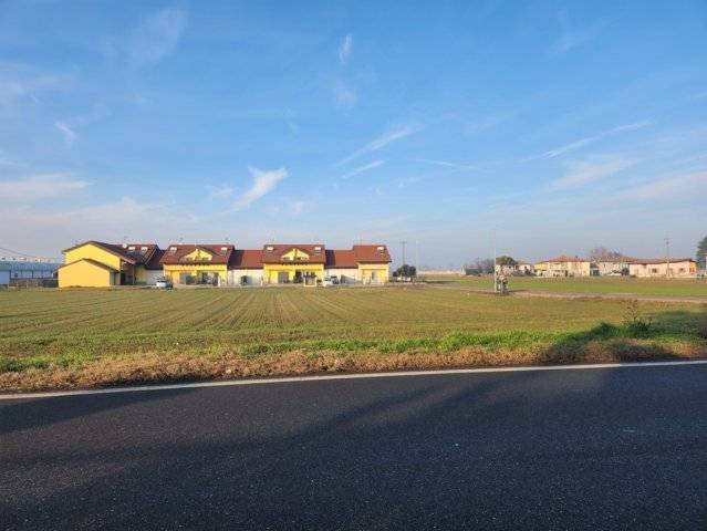 Terreno edificabile in vendita a Robecco Pavese