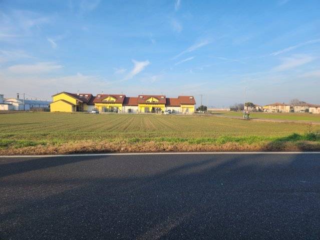 Terreno edificabile in vendita a Robecco Pavese