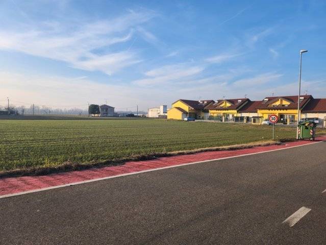 Terreno edificabile in vendita a Robecco Pavese