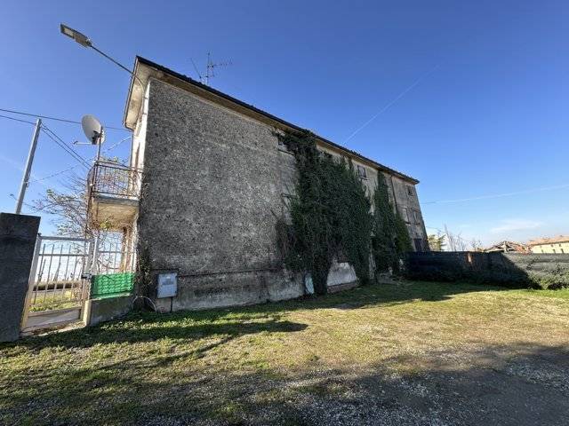 Casa singola in vendita a Rovescala