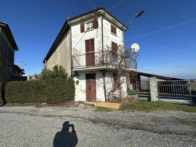 Casa singola in vendita a Rovescala
