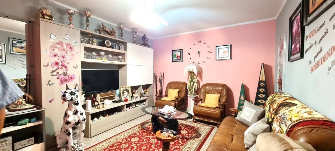 Casa singola in vendita a Montecalvo Versiggia