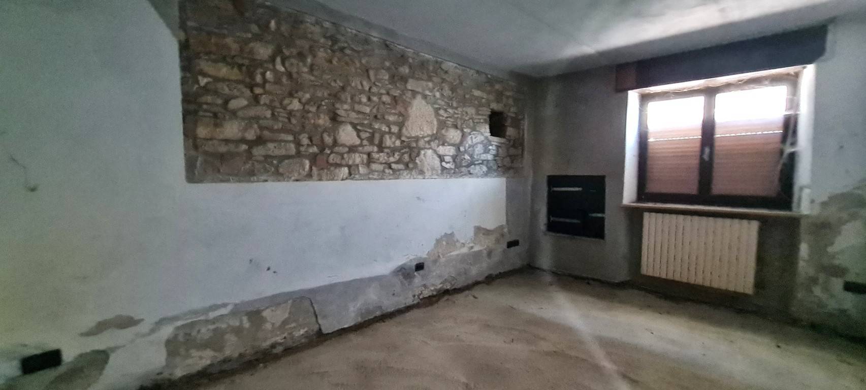 Villette a schiera in vendita a Montecalvo Versiggia