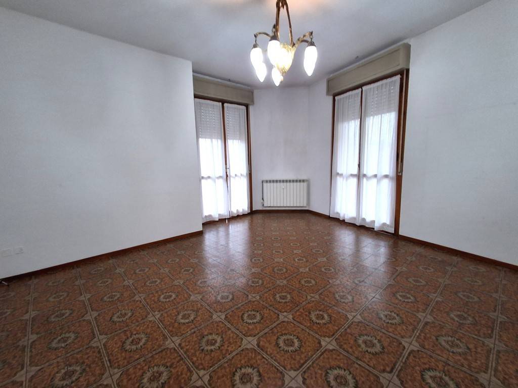 Appartamento in vendita a Voghera