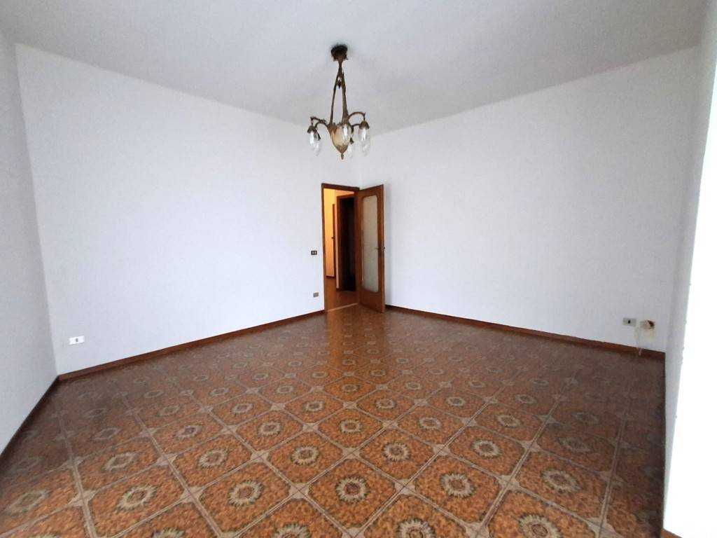 Appartamento in vendita a Voghera