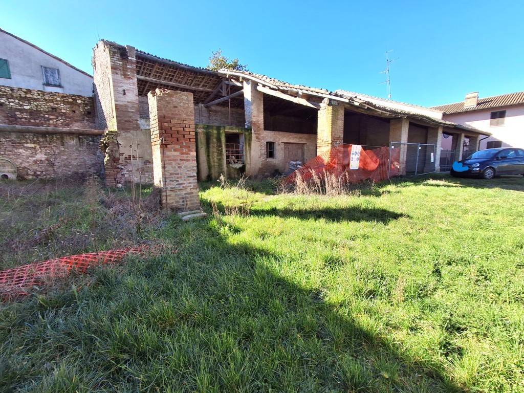 Rustico in vendita a Montebello della Battaglia