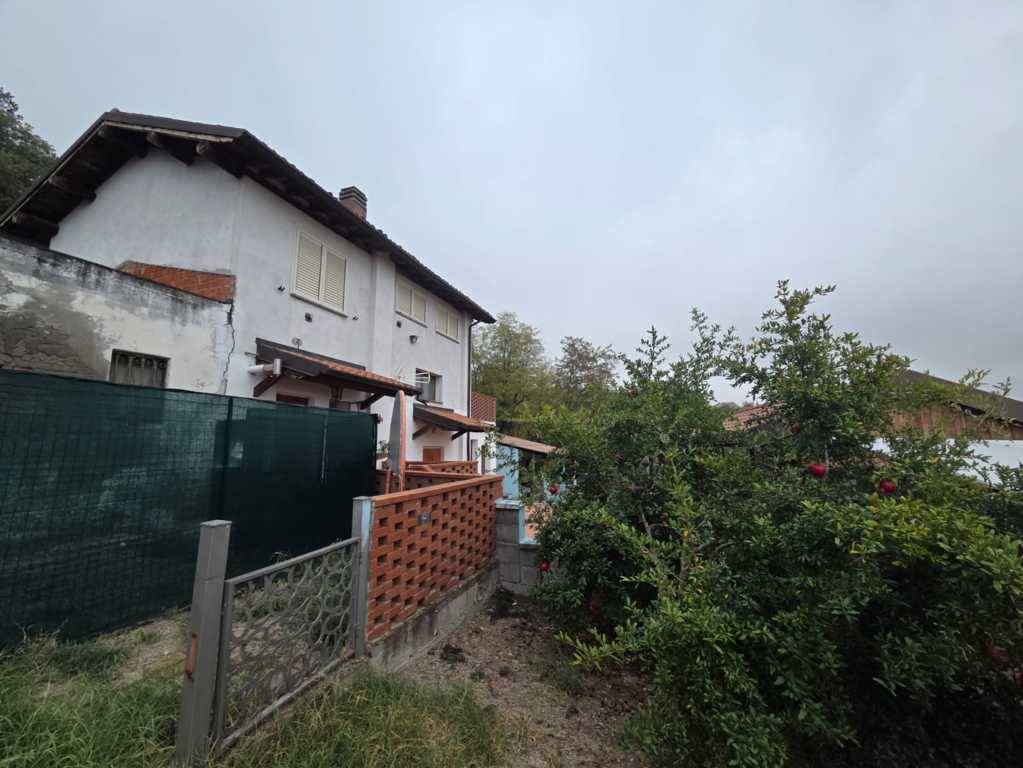 Casa singola in vendita a Montalto Pavese