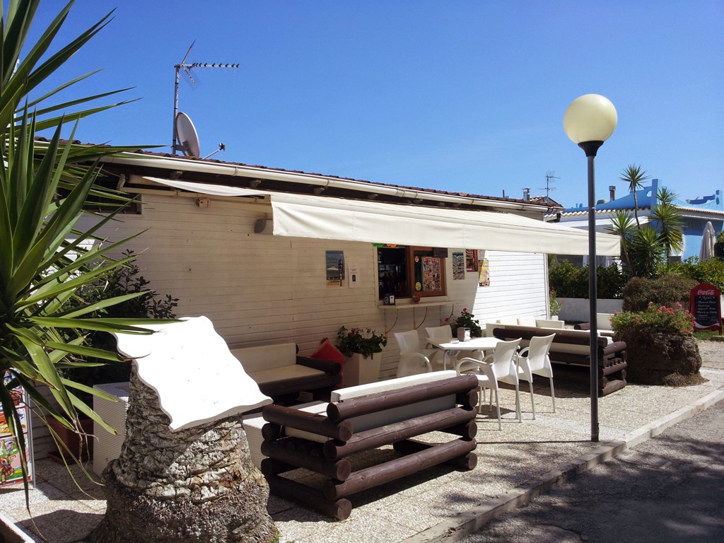 Stabilimento Balneare in vendita a Cupra Marittima, Lungomare (al Di Sotto Della Ferrovia)